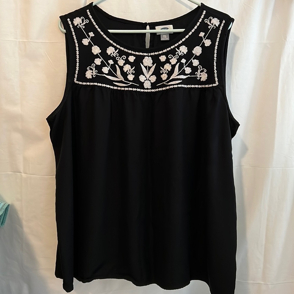 Old Navy woman’s top.